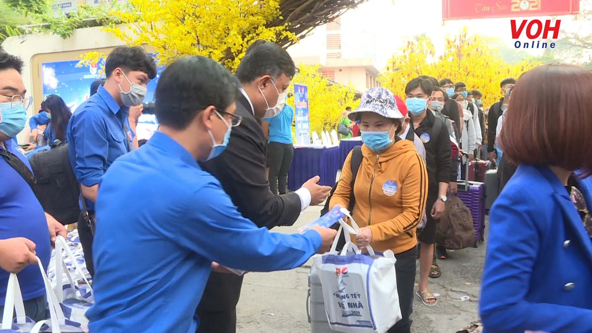 Mang Tết về nhà tiếp thêm động lực cho thanh niên, sinh viên, người lao động nỗ lực vươn lên