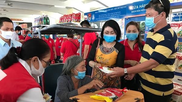 Phiên chợ nghĩa tình Thủ Đức