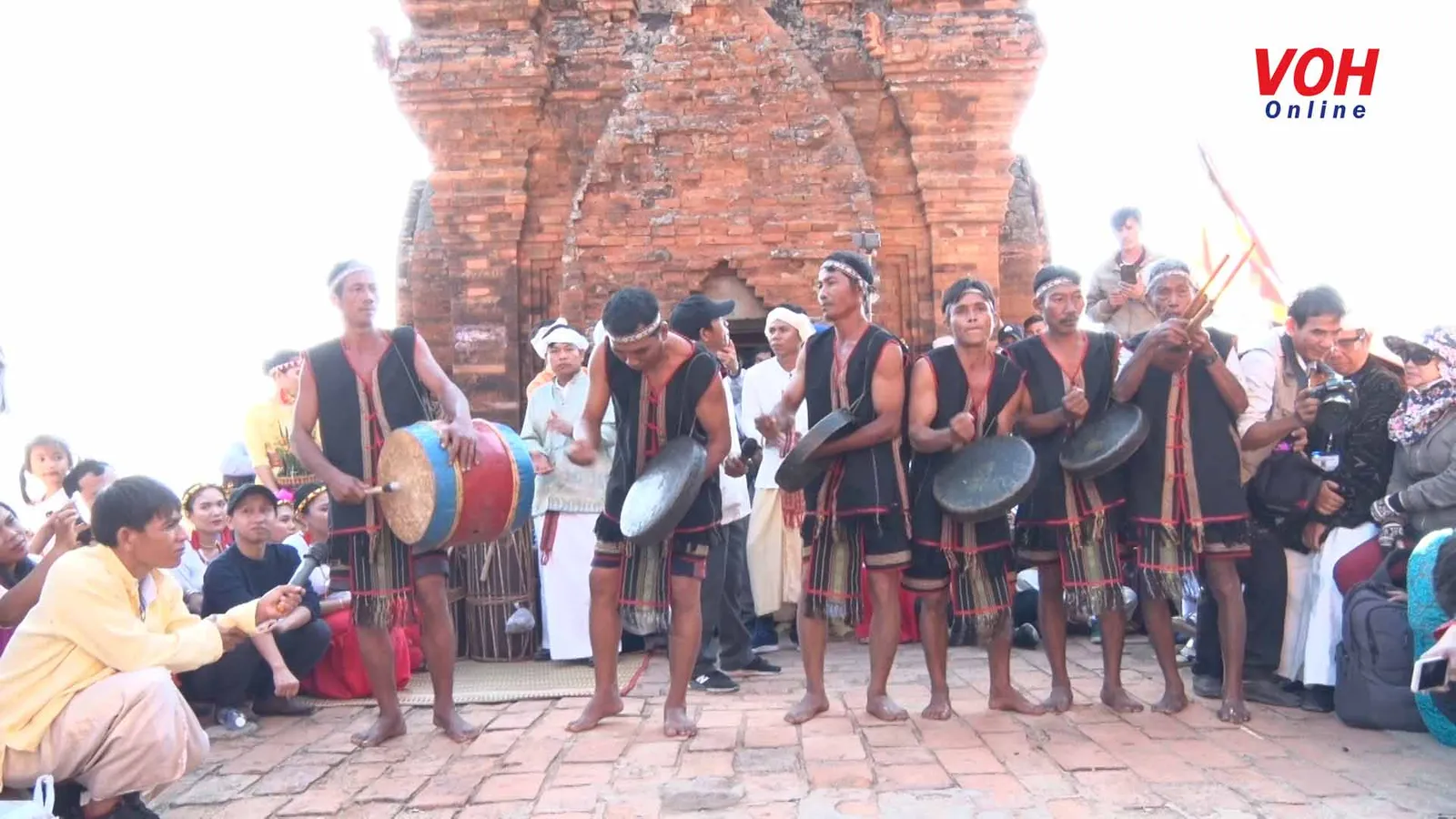 Đồng bào Chăm vui đón Kate 2020