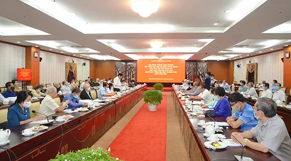 Ban Thường vụ Thành ủy TPHCM gặp gỡ cán bộ cao cấp nghỉ hưu đầu năm 2021