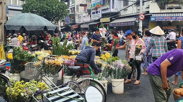 Giá cả thị trường hôm nay 4/2/2021: Chợ xôm tụ ngày ông Táo về trời