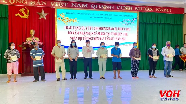 TPHCM trao tặng 1 tỷ đồng cho tỉnh Bến Tre chăm lo Tết cho người dân bị ảnh hưởng bởi hạn mặn