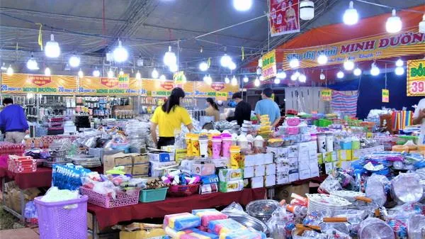 Nhiều mặt hàng chất lượng cao, giá ưu đãi phục vụ mua sắm tết tại Phú Mỹ Hưng