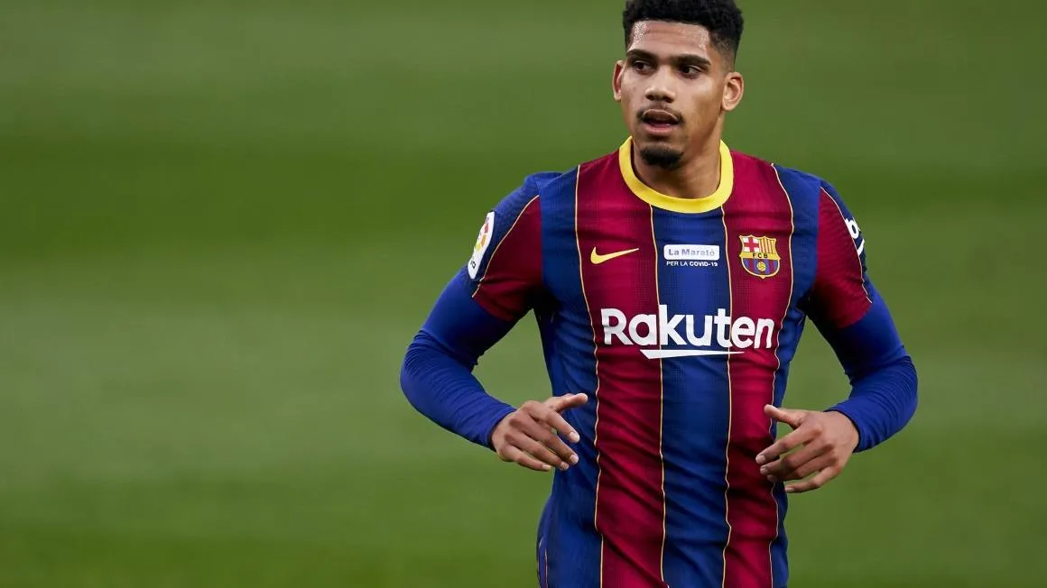 Barca lên tiếng về chấn thương của Ronald Araujo