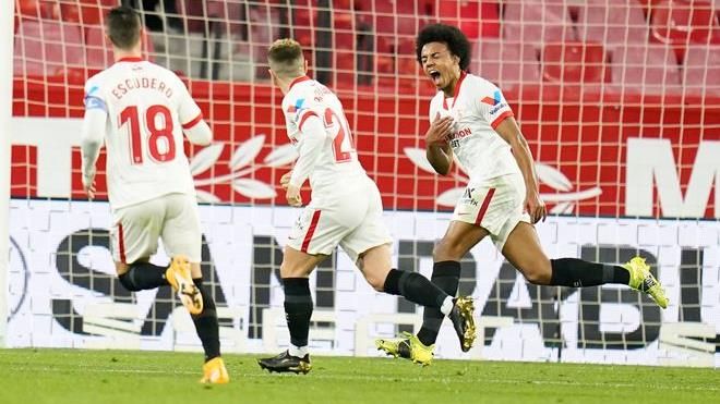 Barca thất thủ trước Sevilla tại Cup nhà Vua - Atalanta gặp Juve tại chung kết Coppa Italia