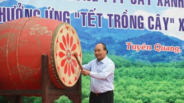 Thủ tướng Nguyễn Xuân Phúc dự Lễ phát động Chương trình trồng 1 tỷ cây xanh tại Tuyên Quang