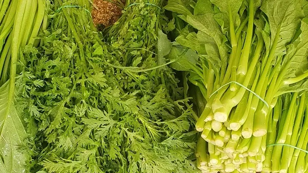 Giá cả thị trường hôm nay 1/3/2021: Rau Tần ô 12.000 đồng/kg