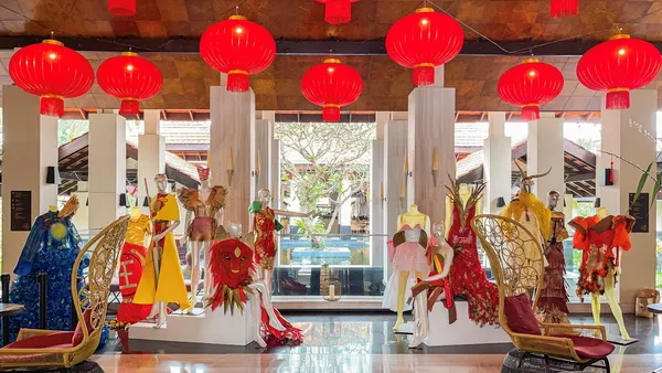Thiết kế thời trang từ giấy của sinh viên lọt vào top trang phục xuất sắc