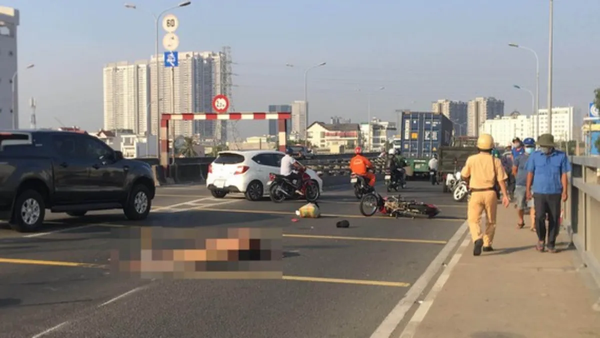 Tin tức tai nạn giao thông hôm nay 11/3/2021: Va chạm với xe container, 2 người thương vong