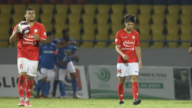 Lee Nguyễn buồn bã khi tịt ngòi trận thứ hai liên tiếp tại V-League