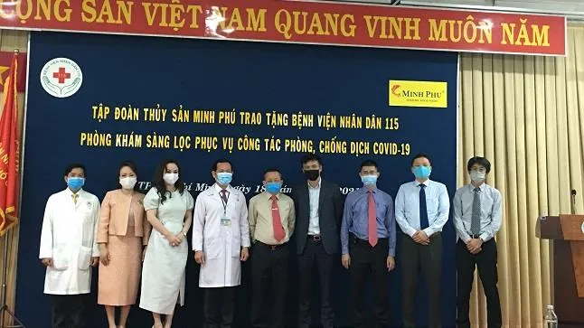 Trao tặng phòng khám sàng lọc người bệnh ngoại trú cho Bệnh viện Nhân dân 115