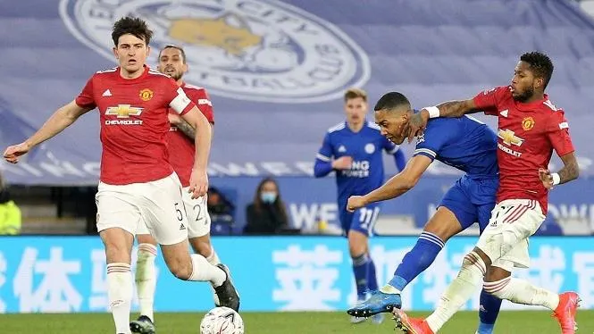 HLV Solskjaer nói gì sau trận thua Leicester?