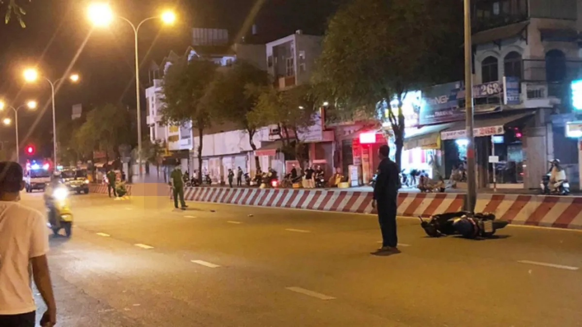 Tin tức tai nạn giao thông hôm nay 22/3/2021: Thanh niên tông vào dải phân cách thiệt mạng ở Tân Phú