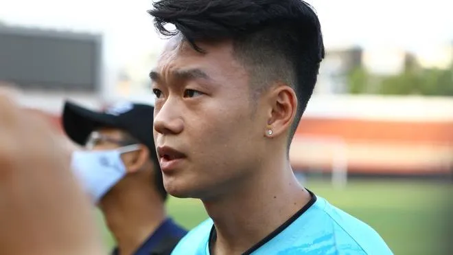 Trung vệ Hà Nội tuyên chiến với tiền vệ Lee Nguyễn