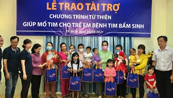 Hội Bảo trợ bệnh nhân nghèo thành phố tiếp nhận 1 tỷ đồng tài trợ mổ tim cho bệnh nhân nghèo