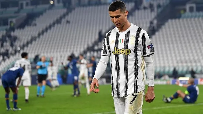 Cristiano Ronaldo bị chỉ trích ở Juventus