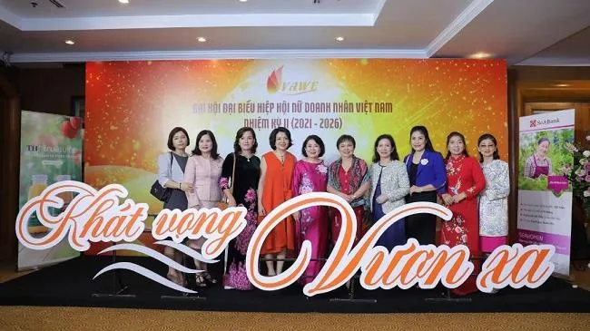 Trang sức PNJ tôn vinh vẻ đẹp nữ doanh nhân Việt trong đêm “khát vọng vươn xa”