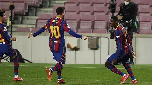 Thắng phút cuối, Barca chỉ còn kém đội đầu bảng Atletico 1 điểm