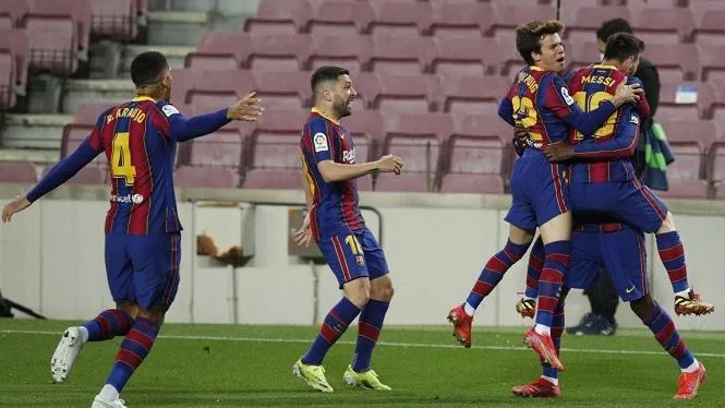 Barca thu hẹp khoảng cách với Atletico thần kỳ như thế nào?