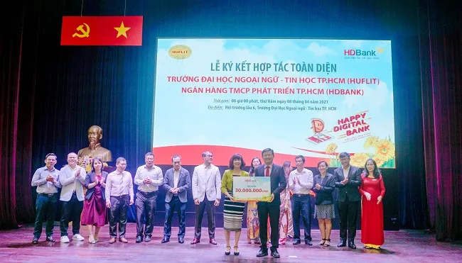 HDBank ký kết hợp tác với Đại học ngoại ngữ - Tin học TP.HCM