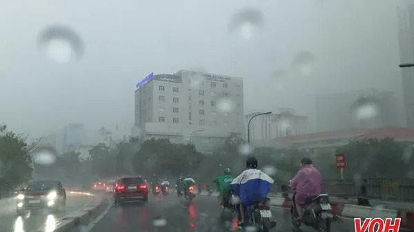 Dự báo nhiều nơi ở TPHCM có mưa trong chiều nay