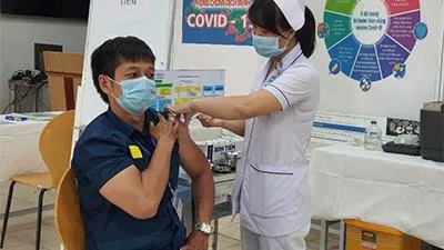 TPHCM: 10 nhóm đối tượng ưu tiên tiêm miễn phí vắc xin COVID-19 là ai?