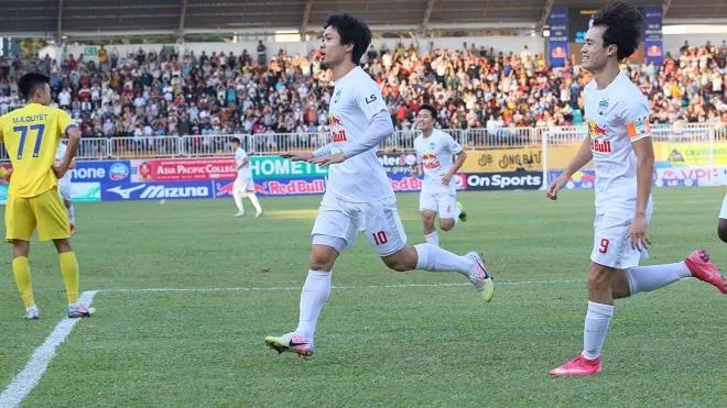 Kết quả V-League 12/4: HAGL thắng kịch tính Nam Định - TPHCM hòa đáng tiếc
