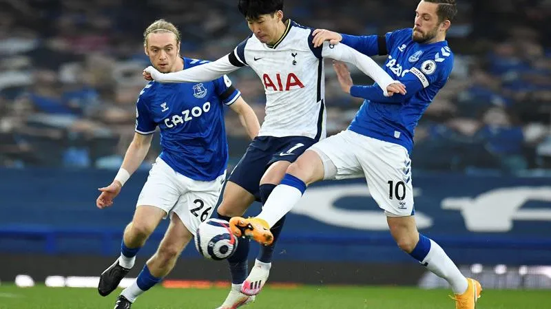 Ngoại hạng Anh 17/4: Hòa nhau kịch tính, Everton và Tottenham xa dần Top 4