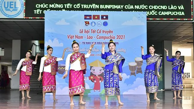 Hơn 1.000 sinh viên tham dự không gian Phố văn hóa Đông Dương tại lễ hội Tết