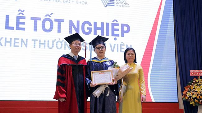Trường ĐH Bách khoa: Khen thưởng 01 sinh viên tốt nghiệp học vượt đạt loại giỏi