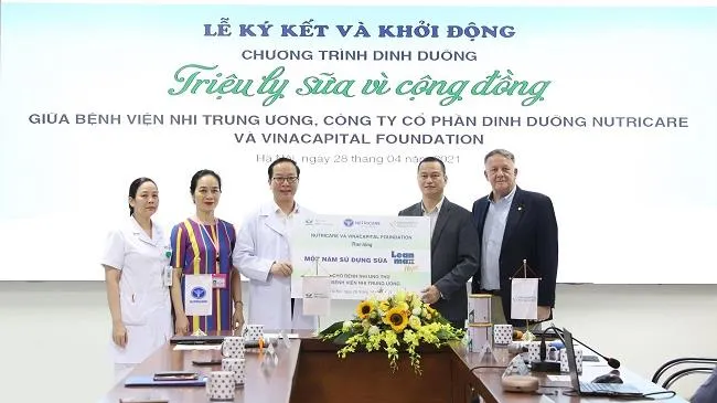 Phát động chương trình dinh dưỡng “Triệu ly sữa vì cộng đồng” 2021 cho bệnh nhi ung thư