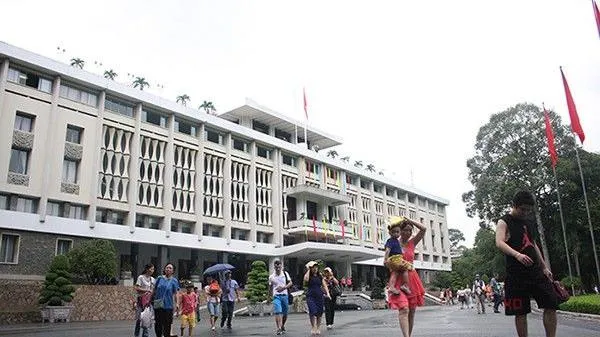 TPHCM: Du khách có thân nhiệt cao hơn 37.5 độ C được cách ly ngay