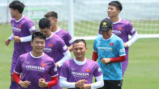 Xuân Trường tập riêng, Trọng Hoàng trở lại tập cùng toàn đội