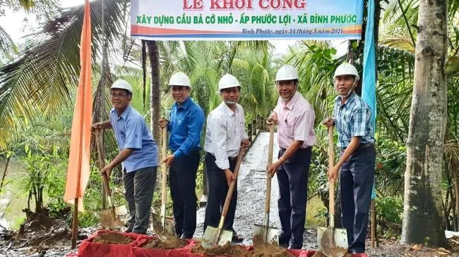 CEP xây cầu dân sinh cho người lao động nghèo tại tỉnh Vĩnh Long