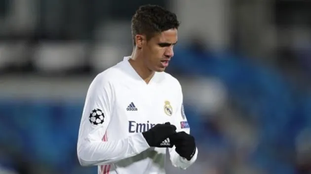 MU được khuyên không nên chiêu mộ Raphael Varane