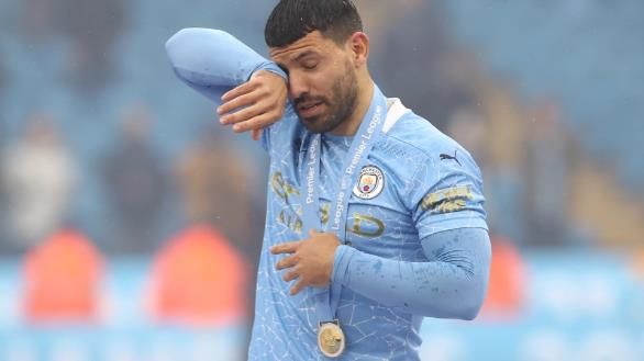 HLV Pep Guardiola nơi nước mắt khi nói về Sergio Aguero