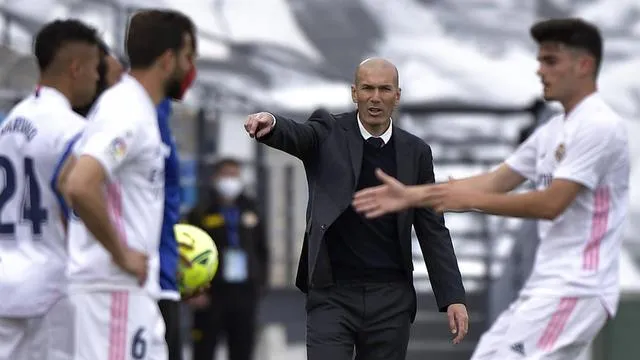 NÓNG: HLV Zidane bất ngờ xác nhận chia tay Real Madrid