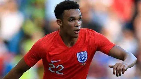 Southgate loại Alexander-Arnold khỏi danh sách đội tuyển Anh dự Euro 2020