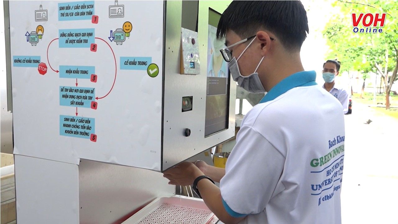 Máy đo thân nhiệt, rửa tay, nhận diện khuôn mặt