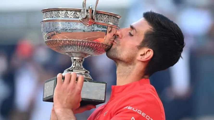 Roland Garros 2021: Ngược dòng đánh bại Tsitsipas, Djokovic lên ngôi vô địch