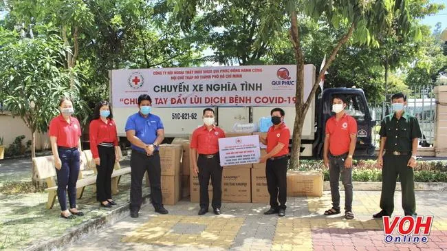 Chuyến xe nghĩa tình - Chung tay đẩy lùi dịch bệnh đến quận 8