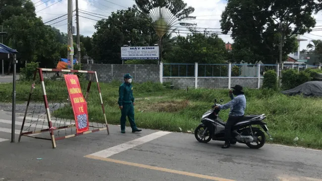 Điều chỉnh giao thông phục vụ công tác chống dịch COVID-19 trên địa bàn thị trấn Hóc Môn