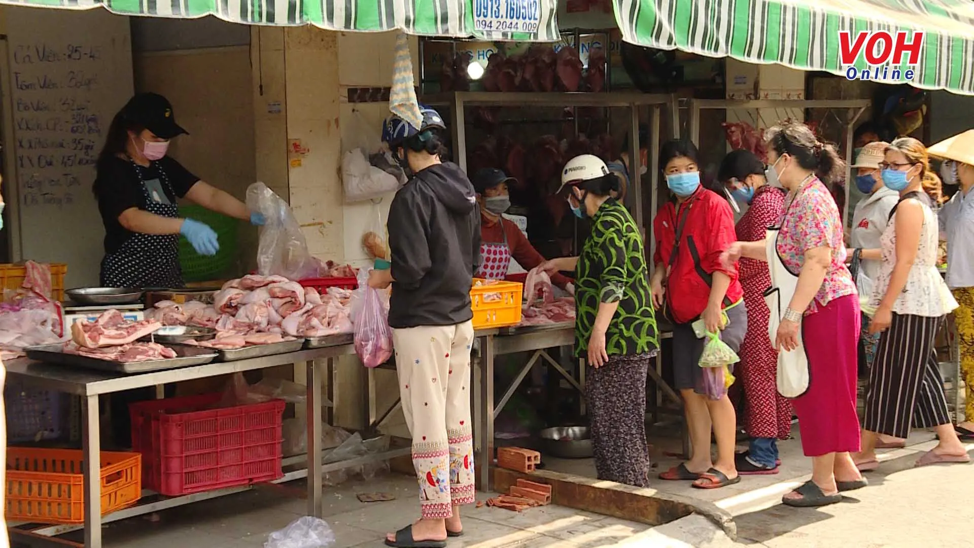 TPHCM ngưng hoạt động chợ tạm, chợ tự phát và kiểm soát dịch tại các chợ dân sinh