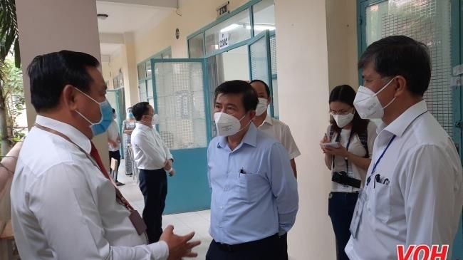 Lãnh đạo TPHCM kiểm tra công tác thi tốt nghiệp THPT 2021