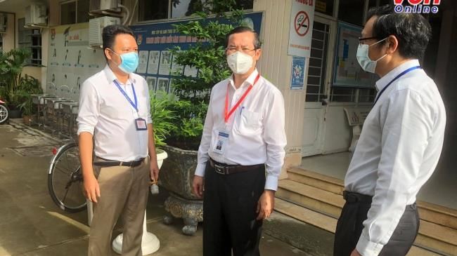 Bộ Giáo dục và Đào tạo động viên thí sinh tại các điểm thi trên cả nước