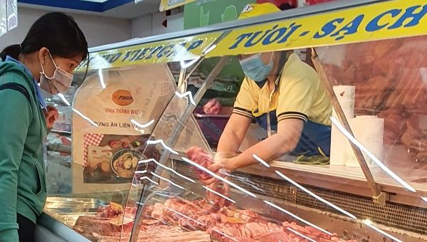 Giá heo hơi hôm nay 11/7: Tuần miền Nam giảm mạnh
