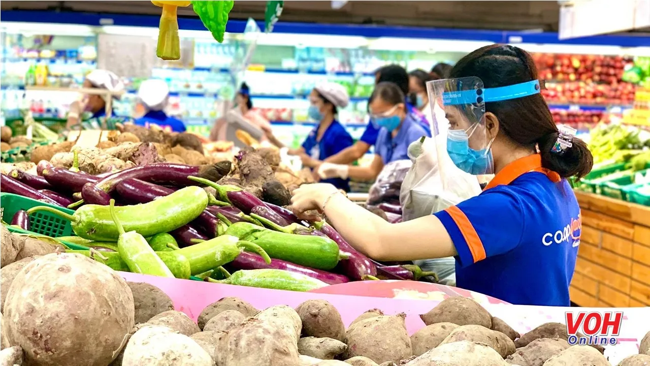 Saigon Co.op: Hàng hóa rất nhiều, khách hàng cần phối hợp để ai cũng mua được thực phẩm