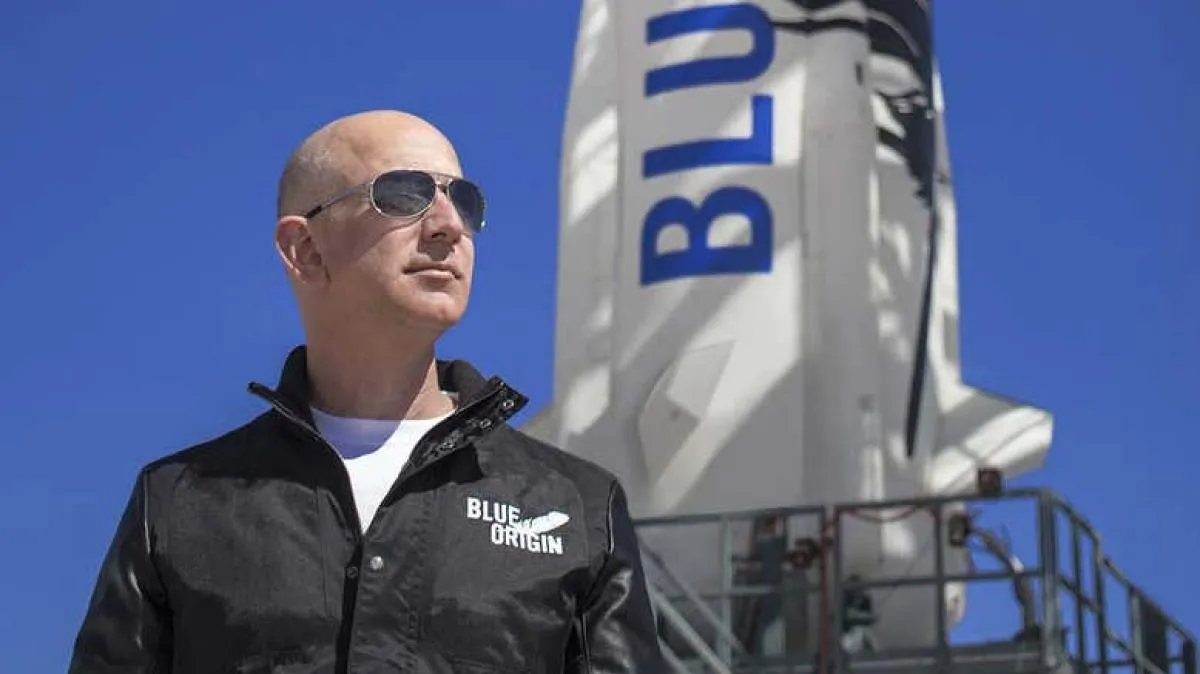 Tỷ phú Jeff Bezos bay vào vũ trụ và trở về trái đất an toàn