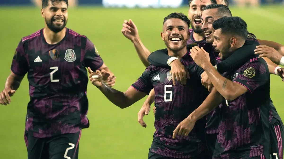 Gold Cup 2021: ĐKVĐ Mexico thẳng tiến vào bán kết - Qatar kịch tính vượt El Salvador