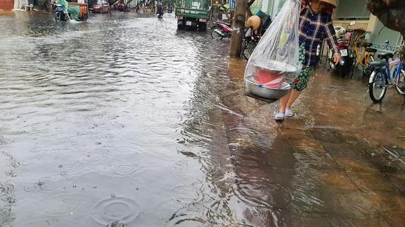 Dự báo thời tiết ngày mai 25/7/2021: Vùng núi Bắc Bộ có mưa rào và dông